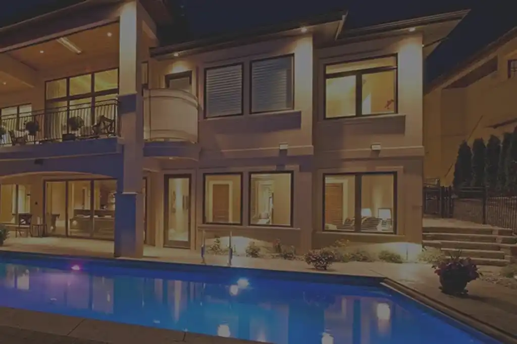 Electricien qui travaille