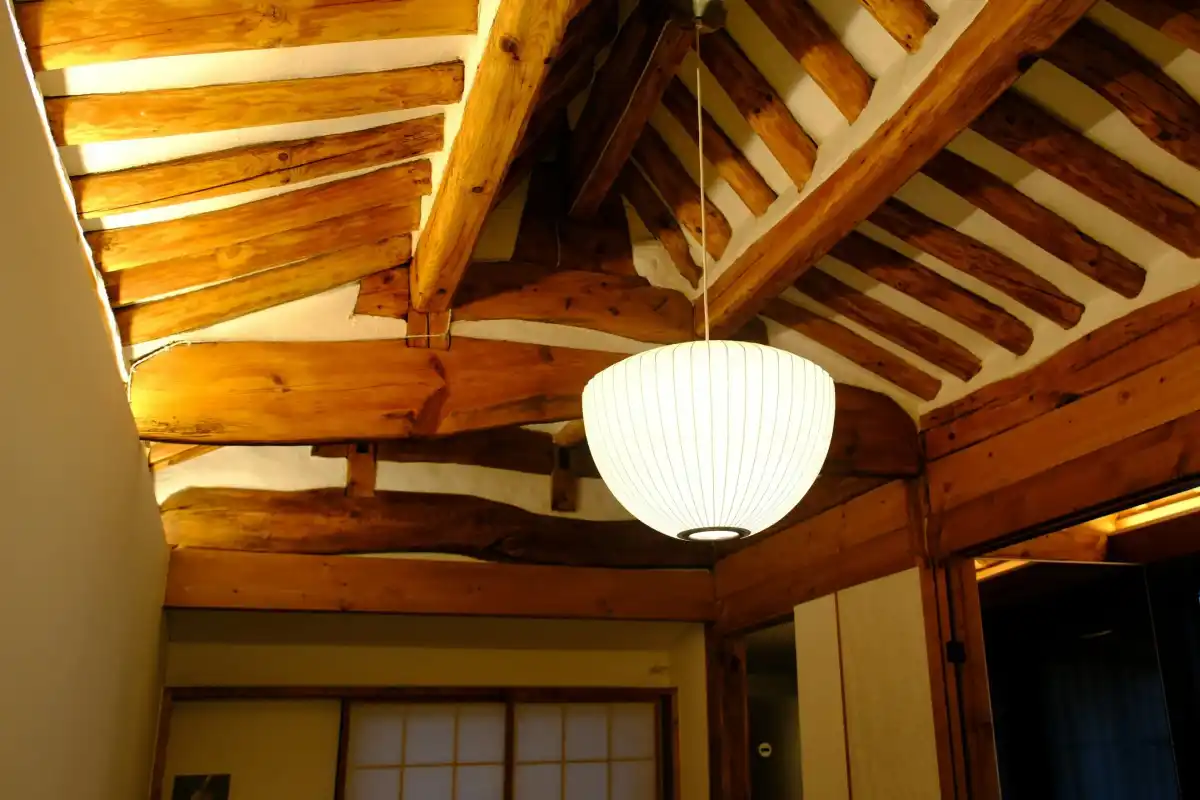 Electricien qui travaille